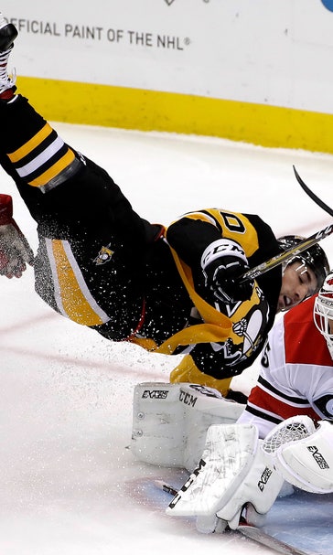McElhinney, Hurricanes shut down Penguins 4-0